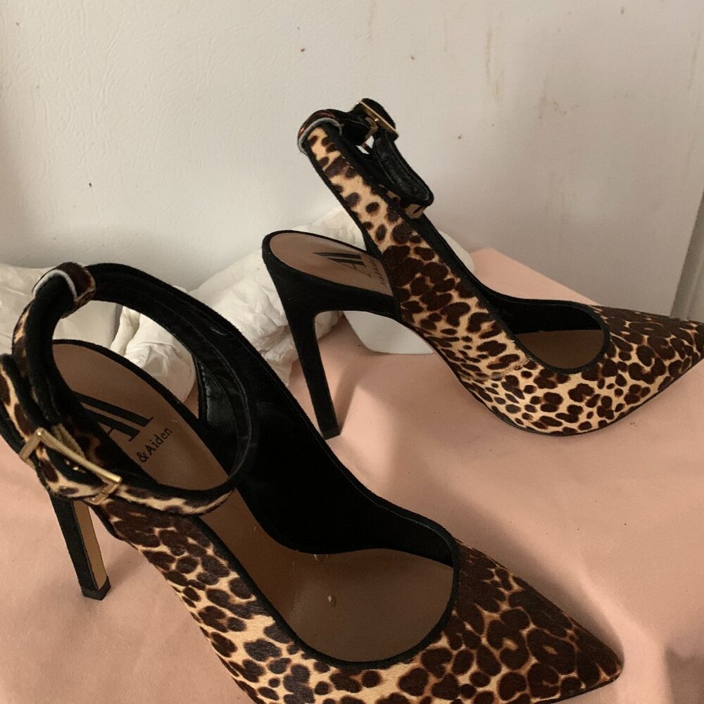 Ankle strap camel/black haircalf stiletto by Ava &  Aiden, Size 8.5M, NEW